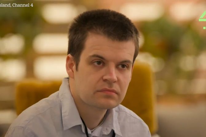 Ben Harris, devica, 31 Ben Harris, devica, 31