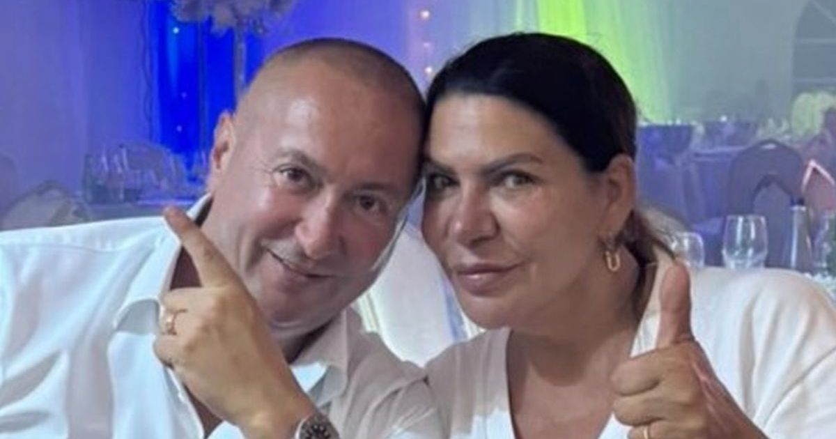 Slavlje kod Đanija! Posle priča o razvodu sina Marka, on objavio sliku sa ženom i naslednikom: 