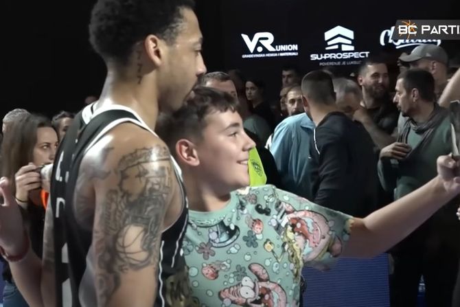 Karlik Džons Karlik Džons