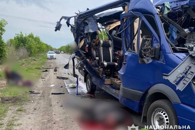 Ruske snage napale autobus u Sumskoj oblasti, devetoro mrtvih Ruske snage napale autobus u Sumskoj oblasti, devetoro mrtvih