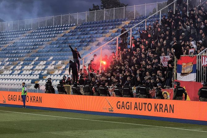 Delije, ograda, FK Crvena zvezda - FK Novi Pazar Delije, ograda, FK Crvena zvezda - FK Novi Pazar