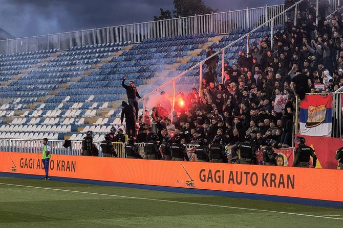 Delije, ograda, FK Crvena zvezda - FK Novi Pazar Delije, ograda, FK Crvena zvezda - FK Novi Pazar