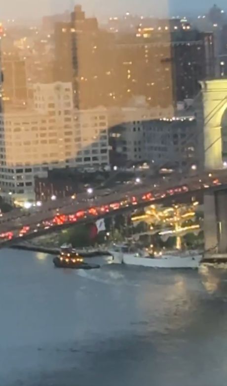 mesksički brod udario u bruklinski most