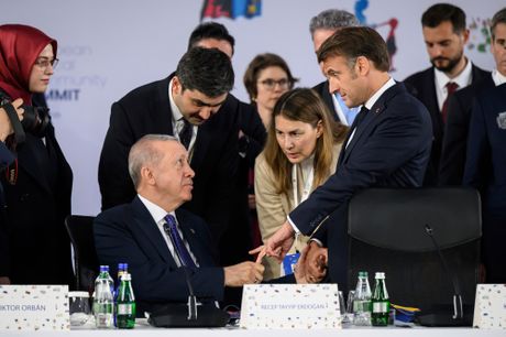 Redžep Tajip Erdogan, Emanuel Makron Redžep Tajip Erdogan, Emanuel Makron
