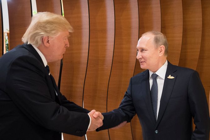 Donald Tramp, Vladimir Putin Donald Tramp, Vladimir Putin