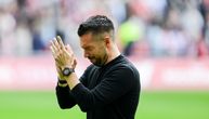 Imao 9 bodova više od velikog rivala 5 kola pre kraja, na neverovatan način ispustio titulu, pa napustio klub