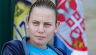 Oglasila se Jelena Dokić nikad bizarnijom porukom posle smrti oca Damira
