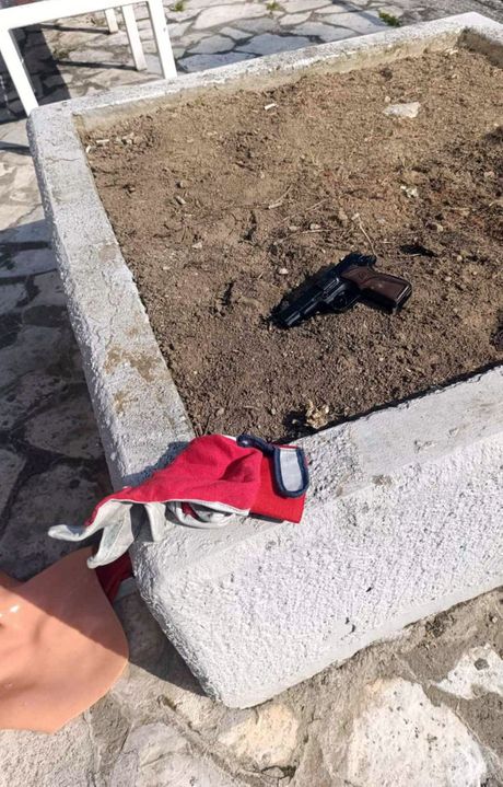 Pištolj, maska Pištolj, maska