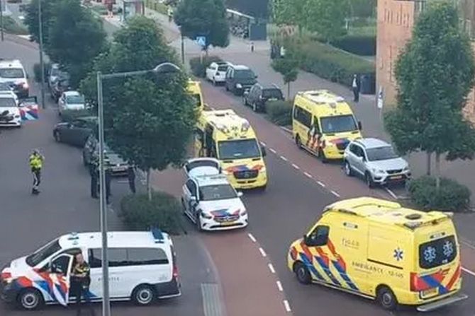 Nekoliko žrtava u Hoofddorpu ubodeno nožem, uključujući policajca