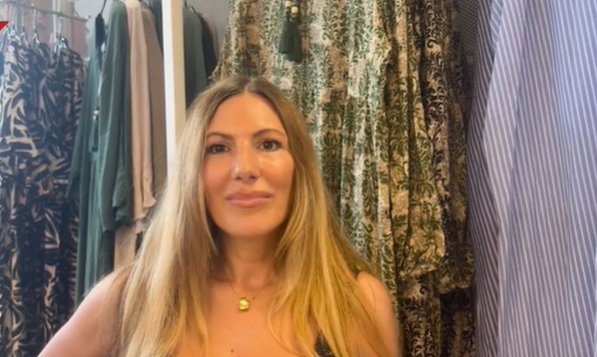 "U šemi sam sa političarem" Nevena dala otkaz kod Kineza, sada zarađuje na sajtu za odrasle "Sin me podržava"