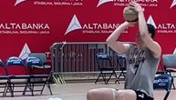 Partizan objavio snimak svog košarkaša u sedećem položaju, ne može da stoji na nogama, ali je počeo da trenira