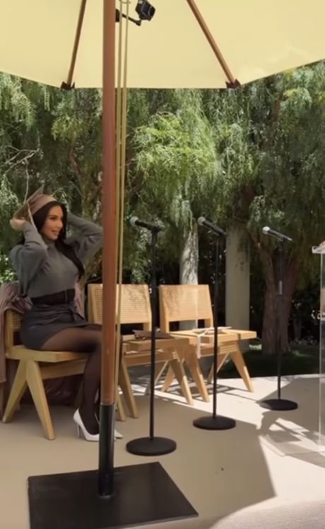 Kim Kardašijan diplomirala Kim Kardašijan diplomirala