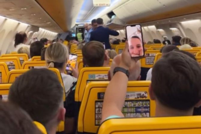 putnici, avion putnici, avion