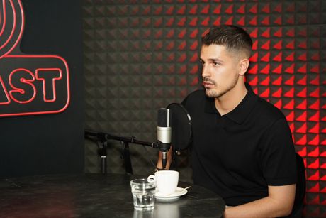 Dušan Petrović, 5cast Dušan Petrović, 5cast