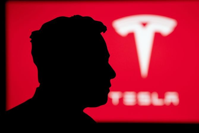 Ilon Mask, tesla