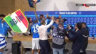 Fudbaleri Napolija od konferencije napravili žurku: Konte ih od srca hvalio, a onda se čuo šampanjac i ludnica