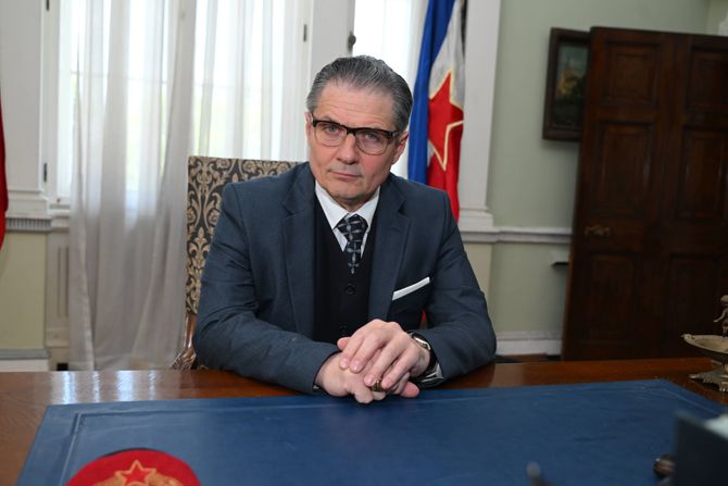 Serija "Tito izme]u istoka i zapada"