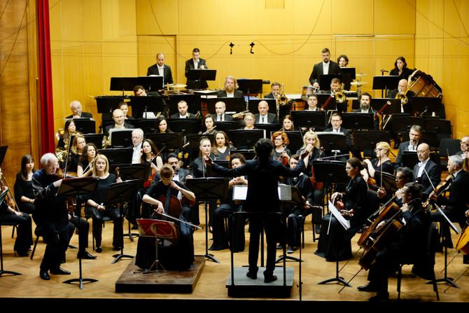 Beogradska filharmonija nastupila sa violinistom Gidonom Kremerom u Kolarcu