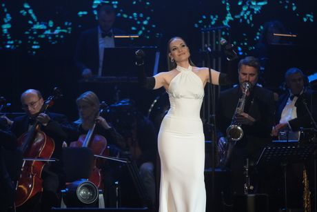Koncertom u Sava Centru Jelena Tomašević obeležila 20 godina karijere Koncertom u Sava Centru Jelena Tomašević obeležila 20 godina karijere