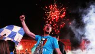 Mrtvi ne znaju šta su propustili! Pogledajte kako je cele noći "goreo" Napulj, snimak iz vazduha je nestvaran