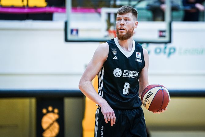 Davis Bertans Davis Bertans