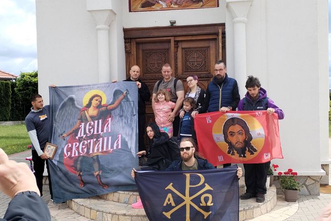 Krenuli na hodočašće Krenuli na hodočašće