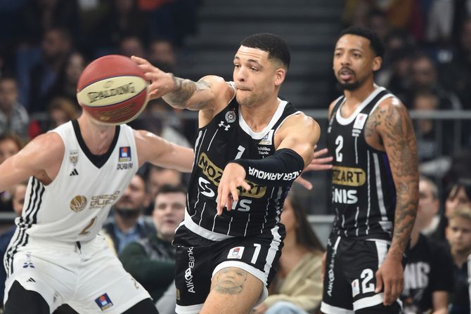 Ige Lundberg i Karlik Džons - KK Partizan