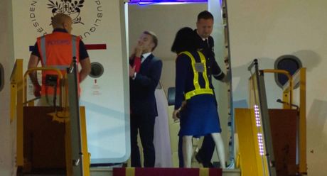 Emanuel Makron Bridžit Makron šamar Emanuel Makron Bridžit Makron šamar