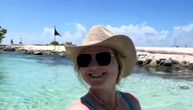 Devojka došla na poznatu plažu i napravila OPASNU GREŠKU, da li primećujete? Ovo moraju da znaju SVI turisti!