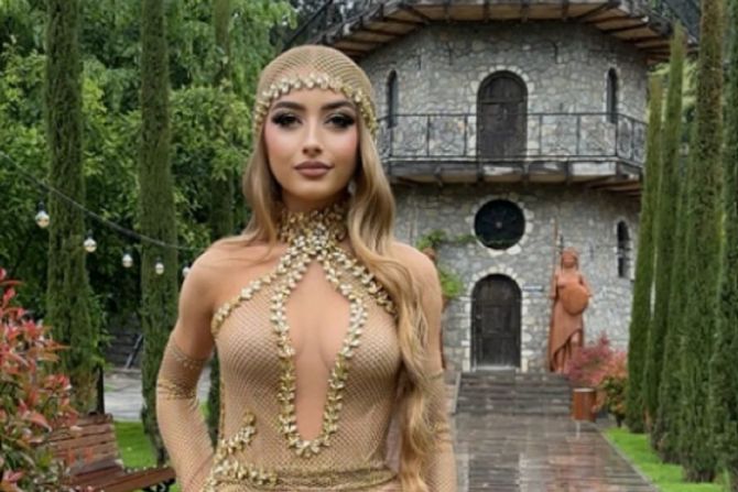 Enesa Mustafa Enesa Mustafa