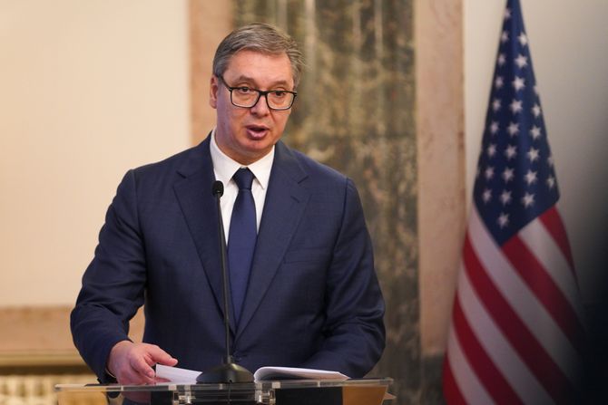 Klaudija Teni, Vucic