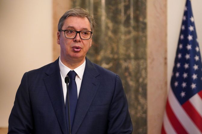 Klaudija Teni, Vucic