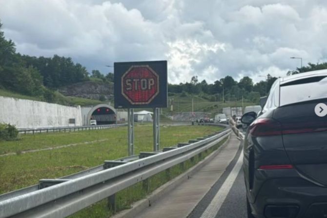 kolona, auto-put Miloš Veliki
