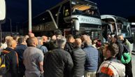 Srpska delegacija stigla u Paraliju: 350 članova na putu o trošku donatrora