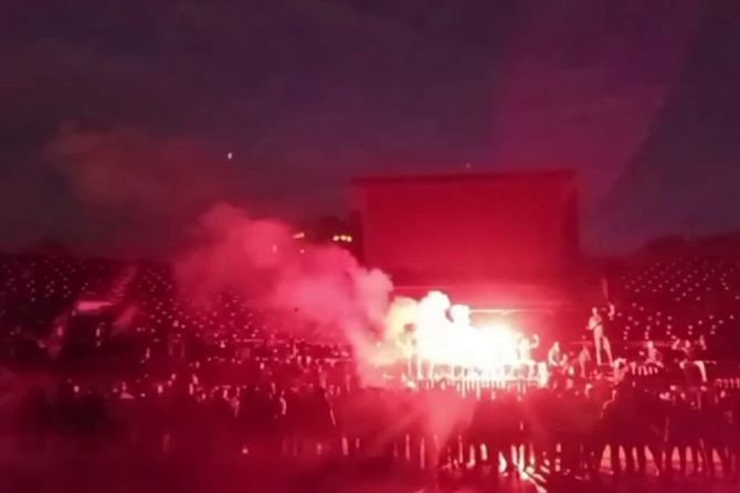 Bakljada, Delije, stadion JNA
