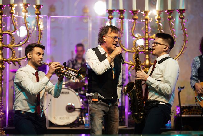 Gibonni održao nezaboravan koncert u subotičkoj sinagogi