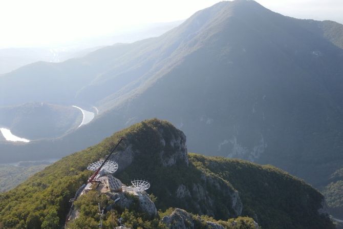 Stakleni vidikovac na vrhu Kablara