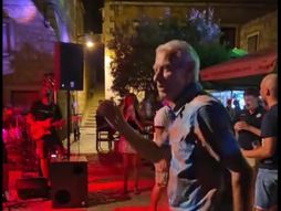 Deka zaplesao uz hit Zdravka Čolića