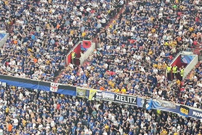 Navijači FK Inter zastava Albanije