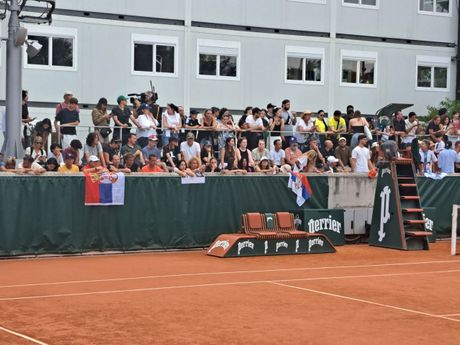 Navijači teren br. 5 Novak Đoković Navijači teren br. 5 Novak Đoković