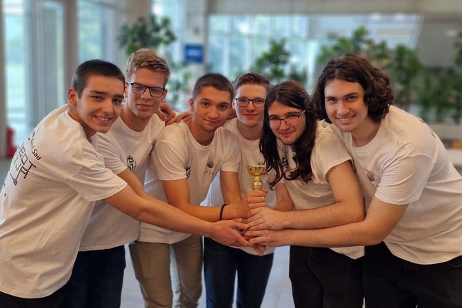 Tim "Teslino jaje", takmičenje iz robotike
