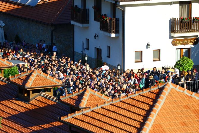 Manastir Tumane, policija, liturgija