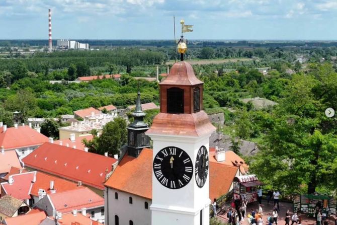 Obnovljena tvrđava, Petrovaradin, Novi Sad, sat
