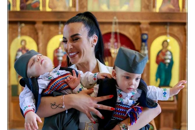 Snežana, majka, blizanci Nikola i Novak Snežana, majka, blizanci Nikola i Novak
