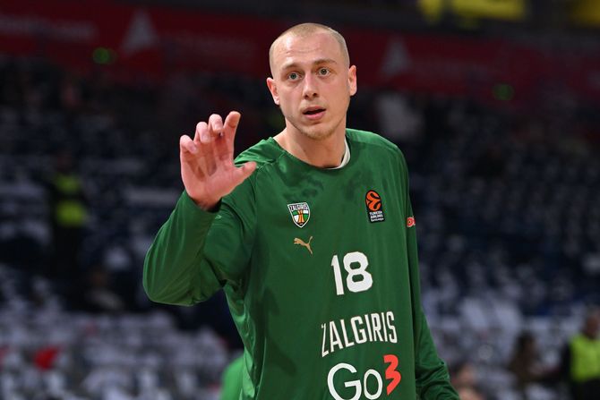 Alen Smailagić - KK Žalgiris Alen Smailagić - KK Žalgiris