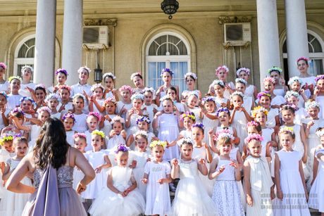 BeoBalet Kraljevski koncert održan na Belom dvoru povodom Međunarodnog dana deteta BeoBalet Kraljevski koncert održan na Belom dvoru povodom Međunarodnog dana deteta
