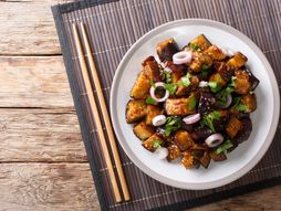 Patdližan u sosu od belog luka