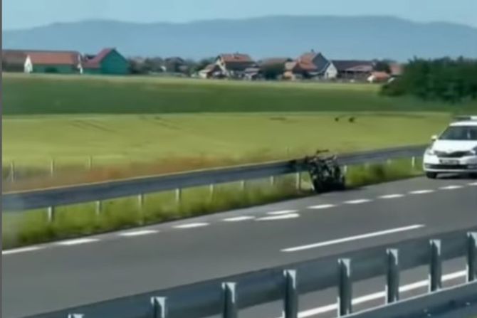 Izgoreo skuter kod Šapca Izgoreo skuter kod Šapca