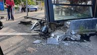 Užas na Dorćolu: Automobil uleteo u kafić, ima povređenih