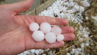 Nevreme stiglo u Srbiju! Ovaj grad je na udaru: "Tukao" je grad veličine klikera